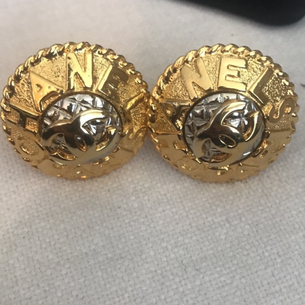 CHANEL Vintage Gold-Tone & Silver-Tone Clip On Earrings - Picture 3 of 13